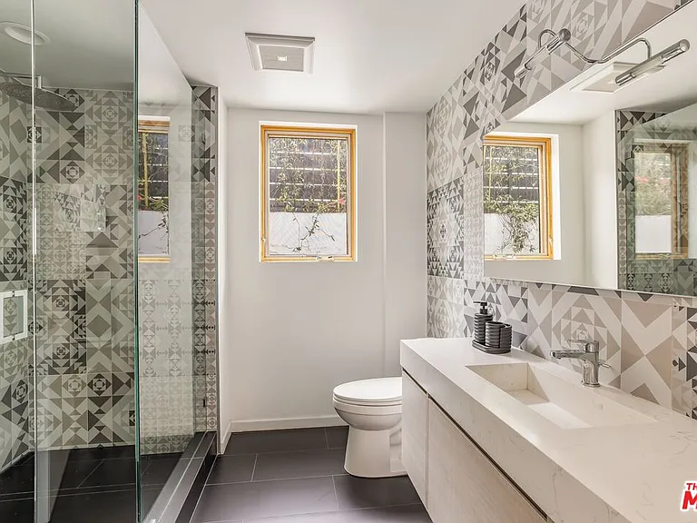12443 W Sunset Blvd — Photo 25