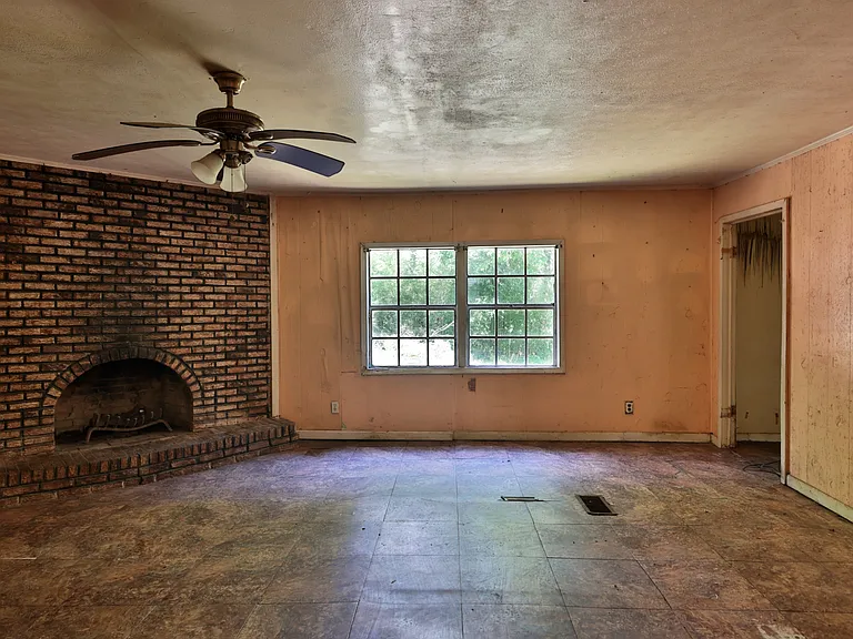 127 Barbara Ave — Photo 7