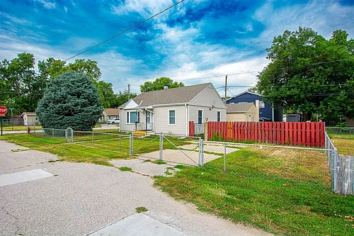 1502 Silver Ln Photo 1