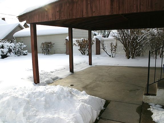 3rd image of 1832 E Herbert Ave