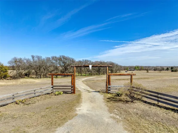 3182 Lovers Leap Ln, Gunter, TX 75058
