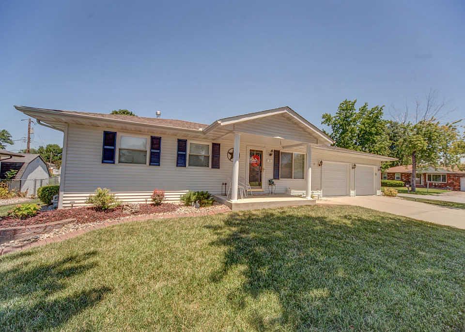 1st image of 2 Lily Ave