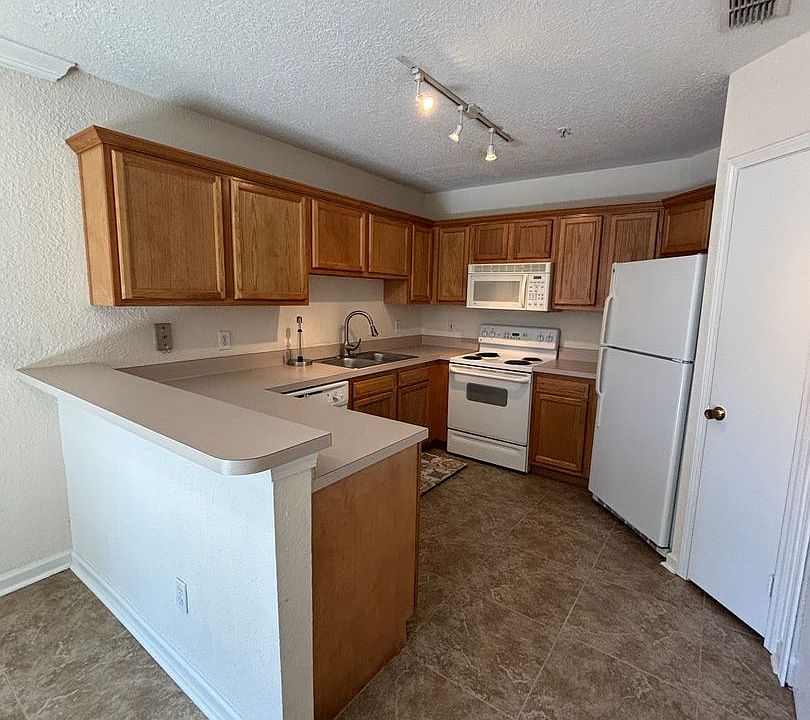 1st image of 1701 The Greens Way APT 1015