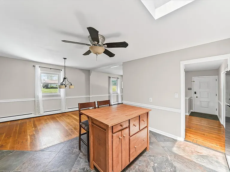 225 Chestnut St — Photo 10