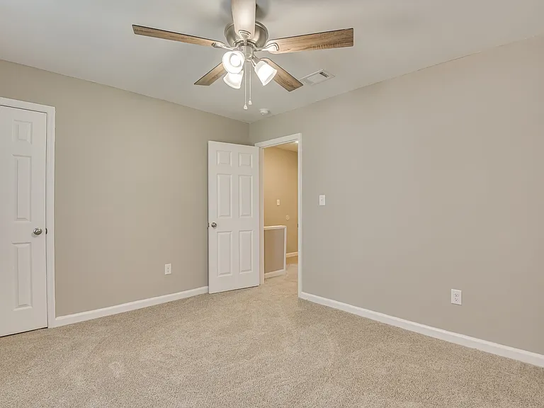 120 Chalet North Ct — Photo 23