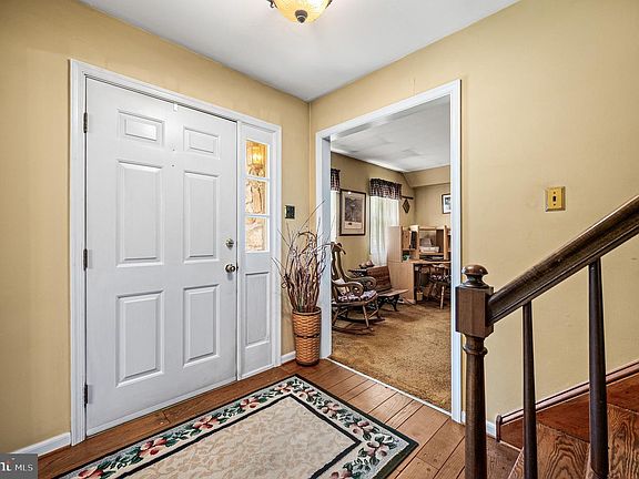 3rd image of 8 Granger Ln