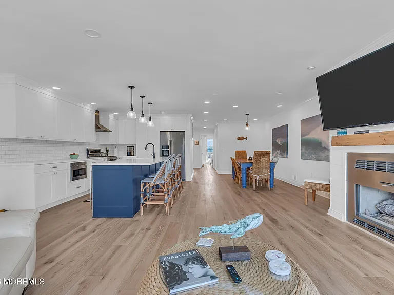 118 Ashley Ave — Photo 6