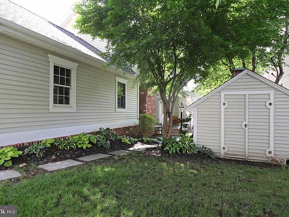 4th image of 607 Comstock Ave