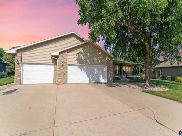 6624 W Thatcher Dr, Sioux Falls, SD 57106