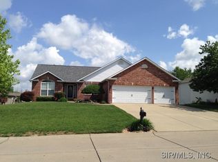 123 Stonebridge Manor Dr, Maryville, IL 62062