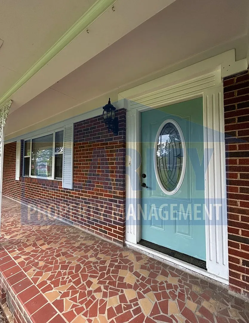 Building Photo - 4035 Ocoee St N