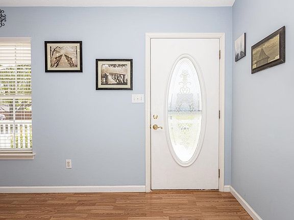 3rd image of 100 Wyer St