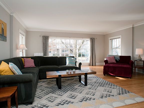 4th image of 640 N Harvey Ave