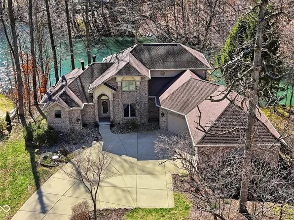 1869 E York Ct, Martinsville, IN 46151