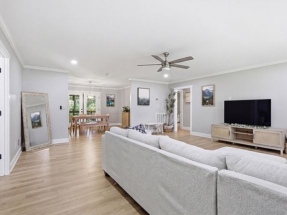 4th image of 30 Lee St