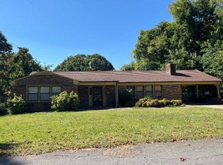 1600 Roundabout Rd, Martinsville, VA 24112