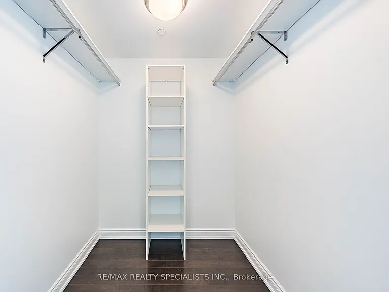 388 Yonge St #7105 — Photo 28