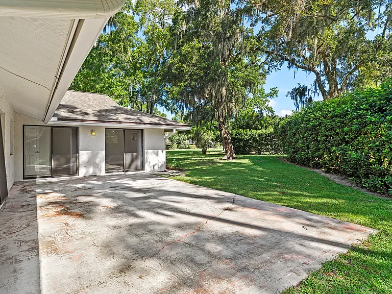 74 Sanchez Dr E — Photo 31
