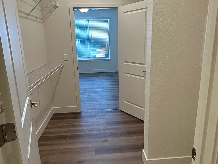 The Overlook Apartments — Photo 22