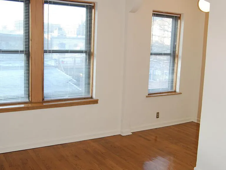 644 West Surf — Photo 48