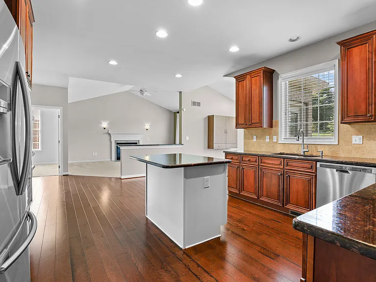 24303 Saybrook Ct — Photo 9