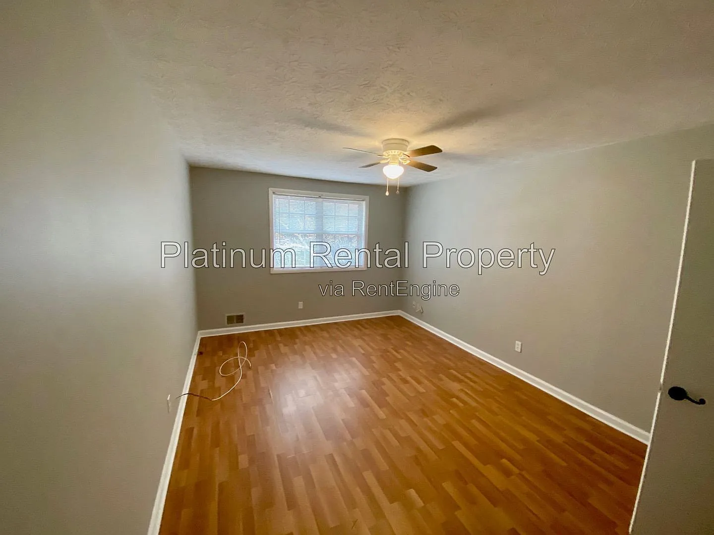 2 bed, 1.5 bath, 1200 sqft, $1,350 — Photo 4