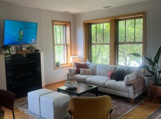 3953 W Waveland Ave #3, Chicago, IL 60618