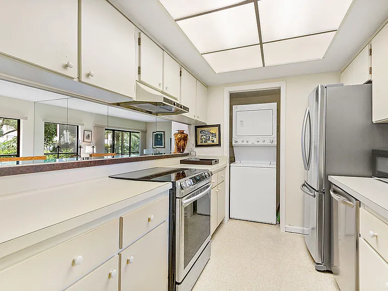 11863 Wimbledon Cir #426 — Photo 4
