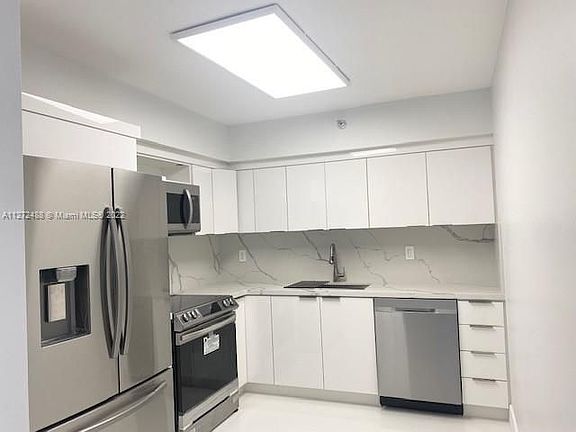 4th image of 3530 Mystic Pointe Dr APT 2503