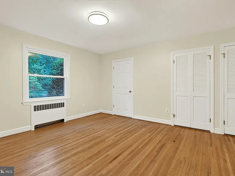 2375 N Vernon St — Photo 31