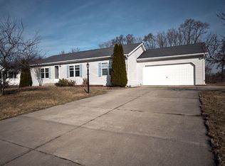 29707 Newcastle Dr, Elkhart, IN 46514