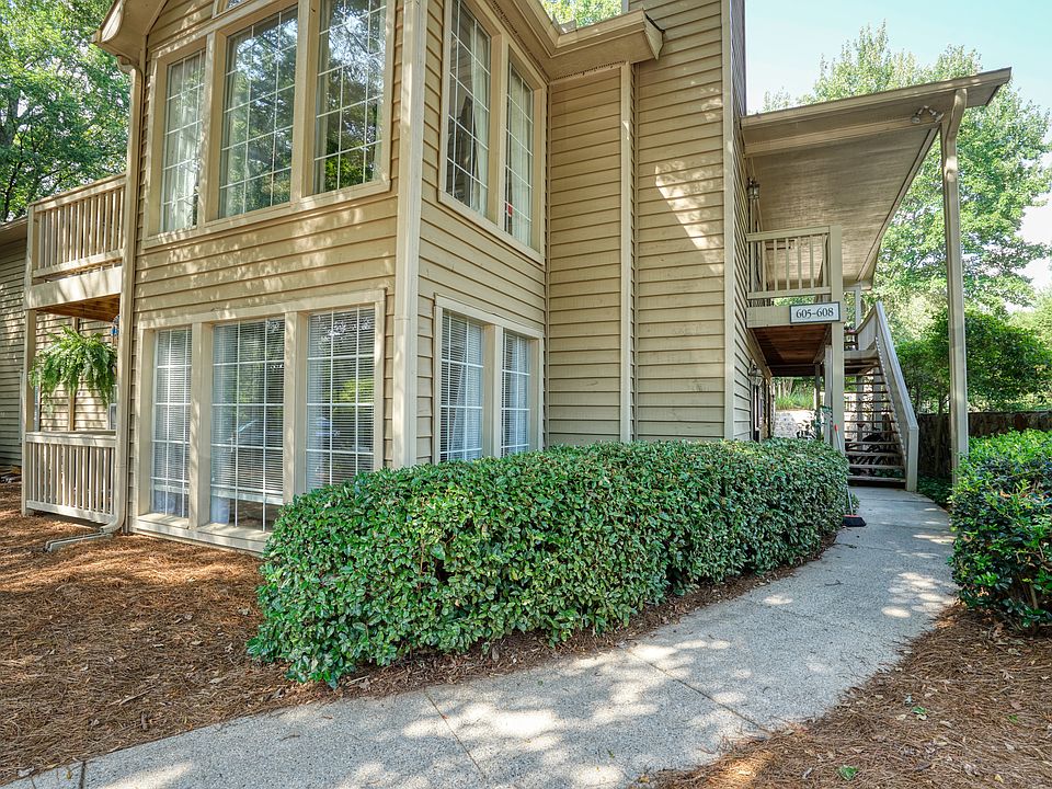 1st image of 606 Country Park Dr SE