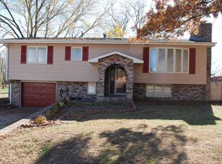 213 Safford St, Osage City, KS 66523