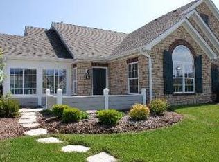 626 Handel Ln, Woodstock, IL 60098