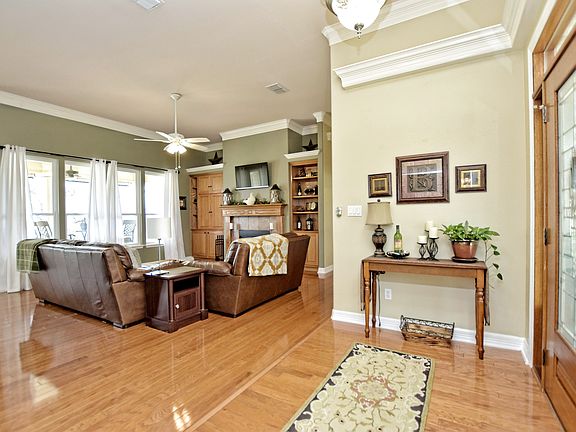 5th image of 213 Park Place Dr