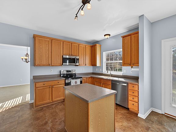5th image of 3203 Nolen Ln