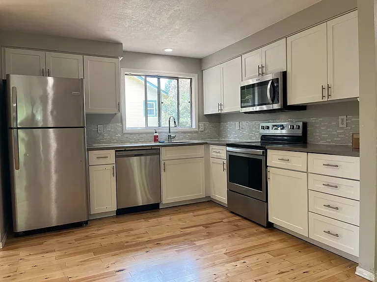 2772 SE Van Water St — Photo 7