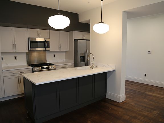 2nd image of 121 Michigan Ave W