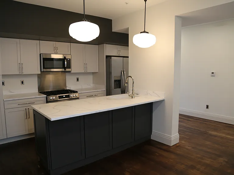 121 Michigan Ave W — Photo 2