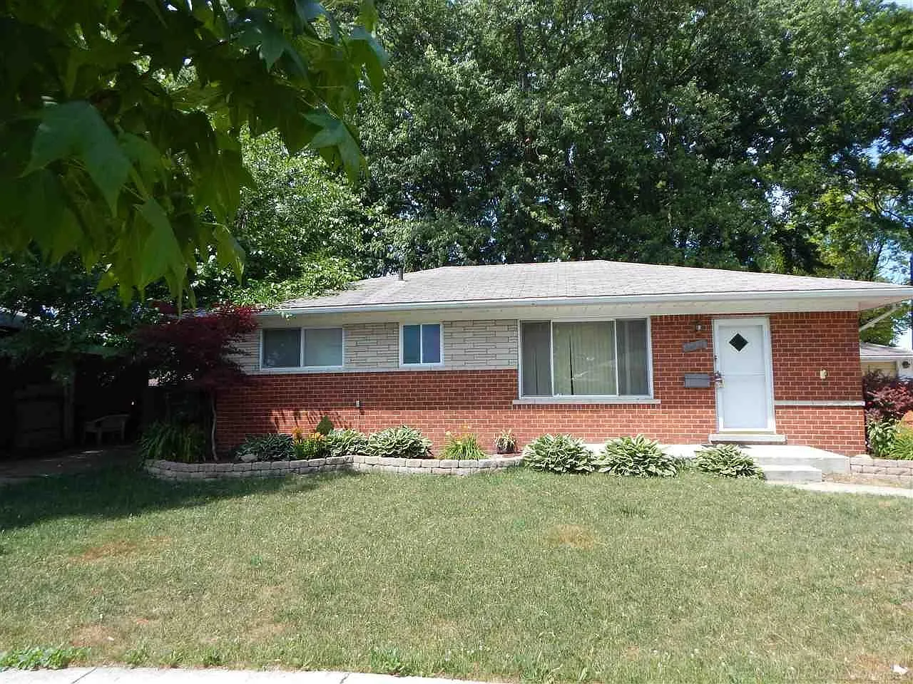 31217 Gloede Dr photo 1