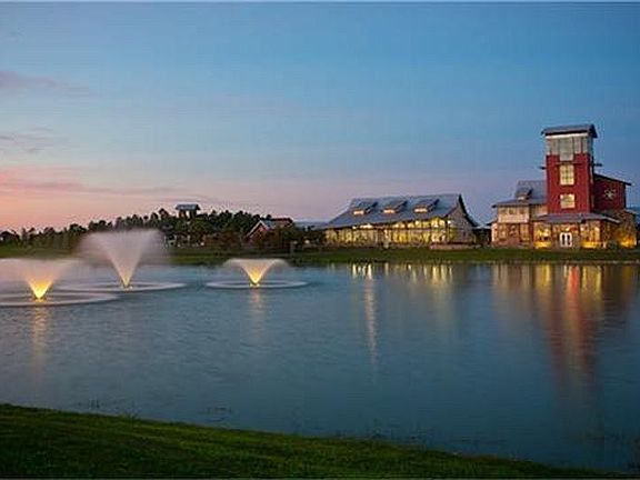Lake and clubhouses 