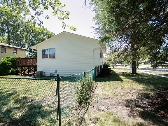 2nd image of 7201 East Ave