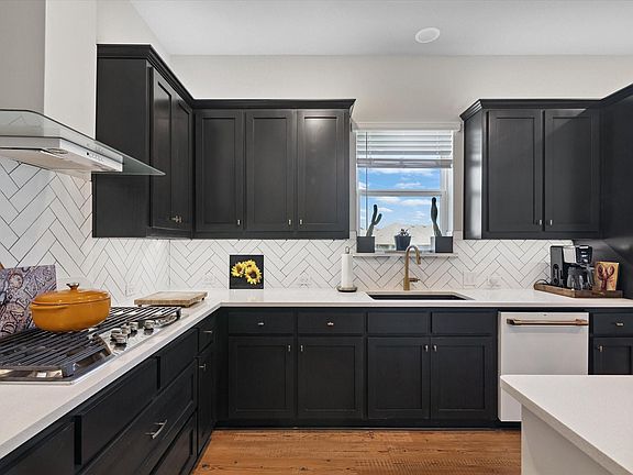 3rd image of 2240 Lazy Dog Ln
