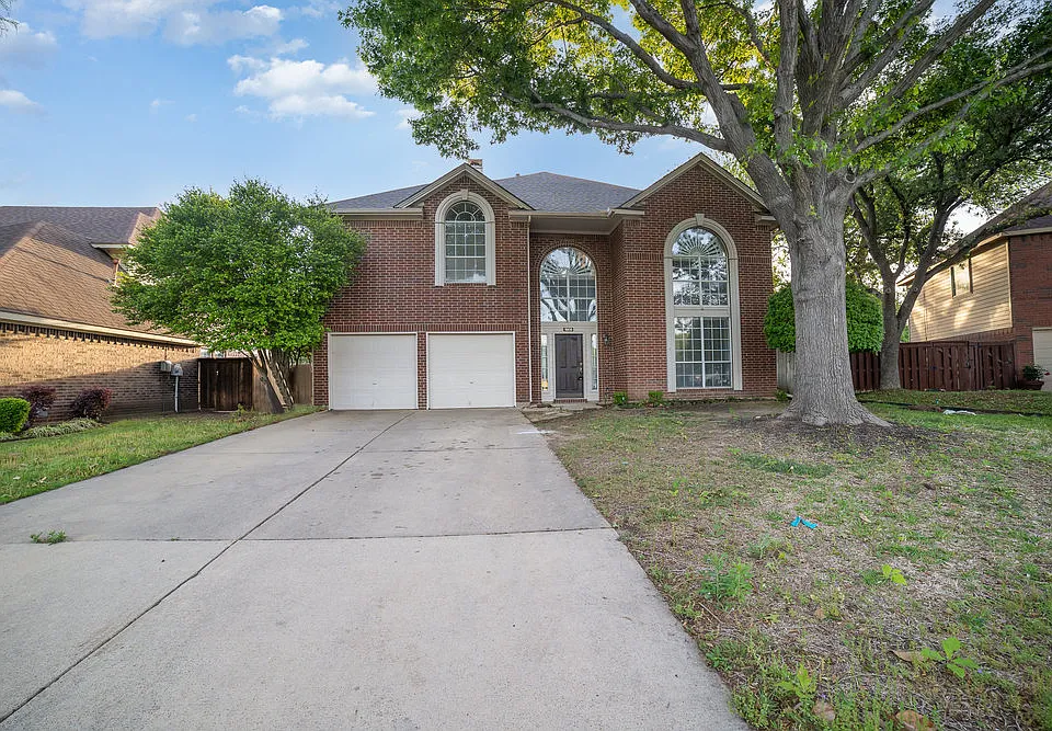 1908 Wood Crest Dr