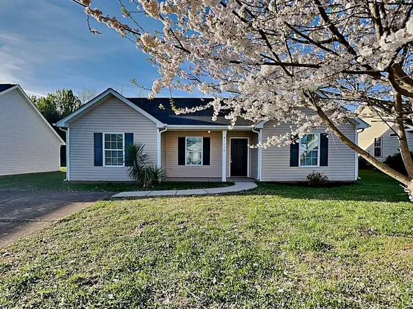 1610 Hudson Graham Ln, Charlotte, NC 28216