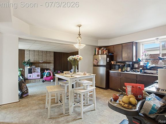 3rd image of 28445 Bradner Dr
