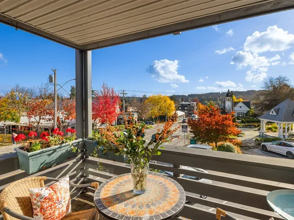 101 Madison Avenue N, Bainbridge Island, WA 98110