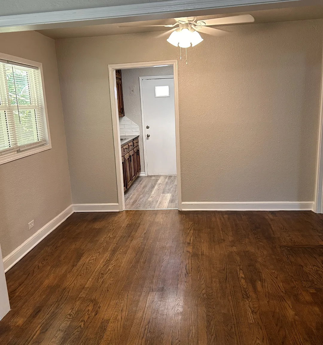 3 bed, 1076 sqft, $1,275 — Photo 3