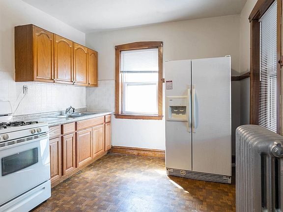 5th image of 4732 W Shakespeare Ave