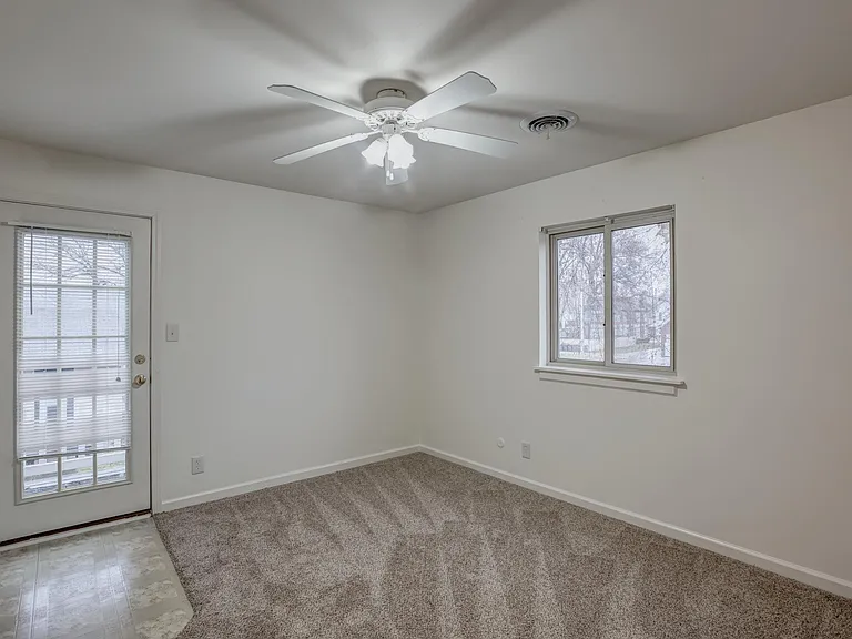 8 E Blackford Ave — Photo 6